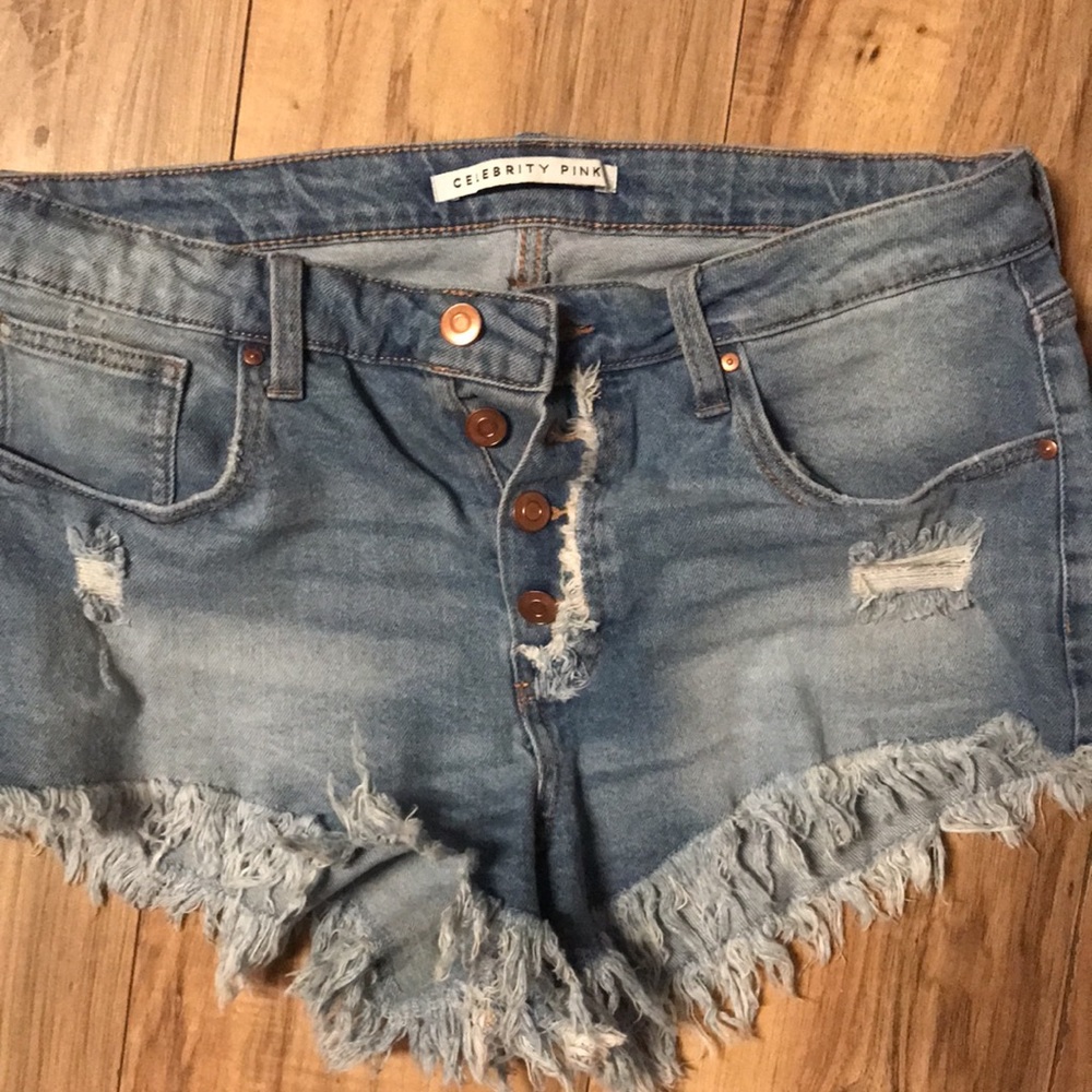 I’m selling a bulk of clothing out of my closet .